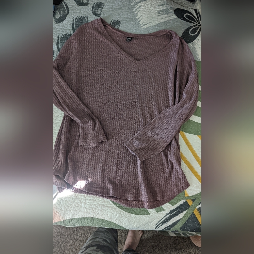 Pink or green waffle print long sleeve v-neck